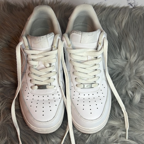 Nike Men's White Airforce 1 Shoes size 9 - Picture 6 of 13